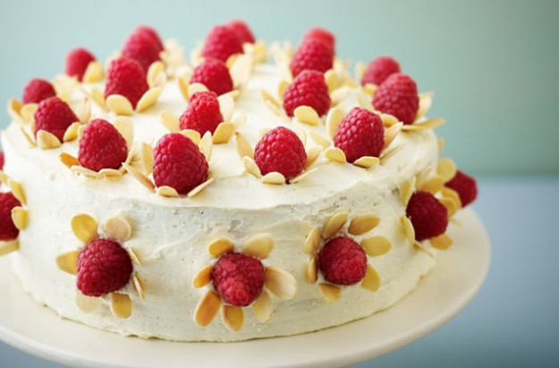 Gateau au chocolat blanc et framboises de lorraine pascale